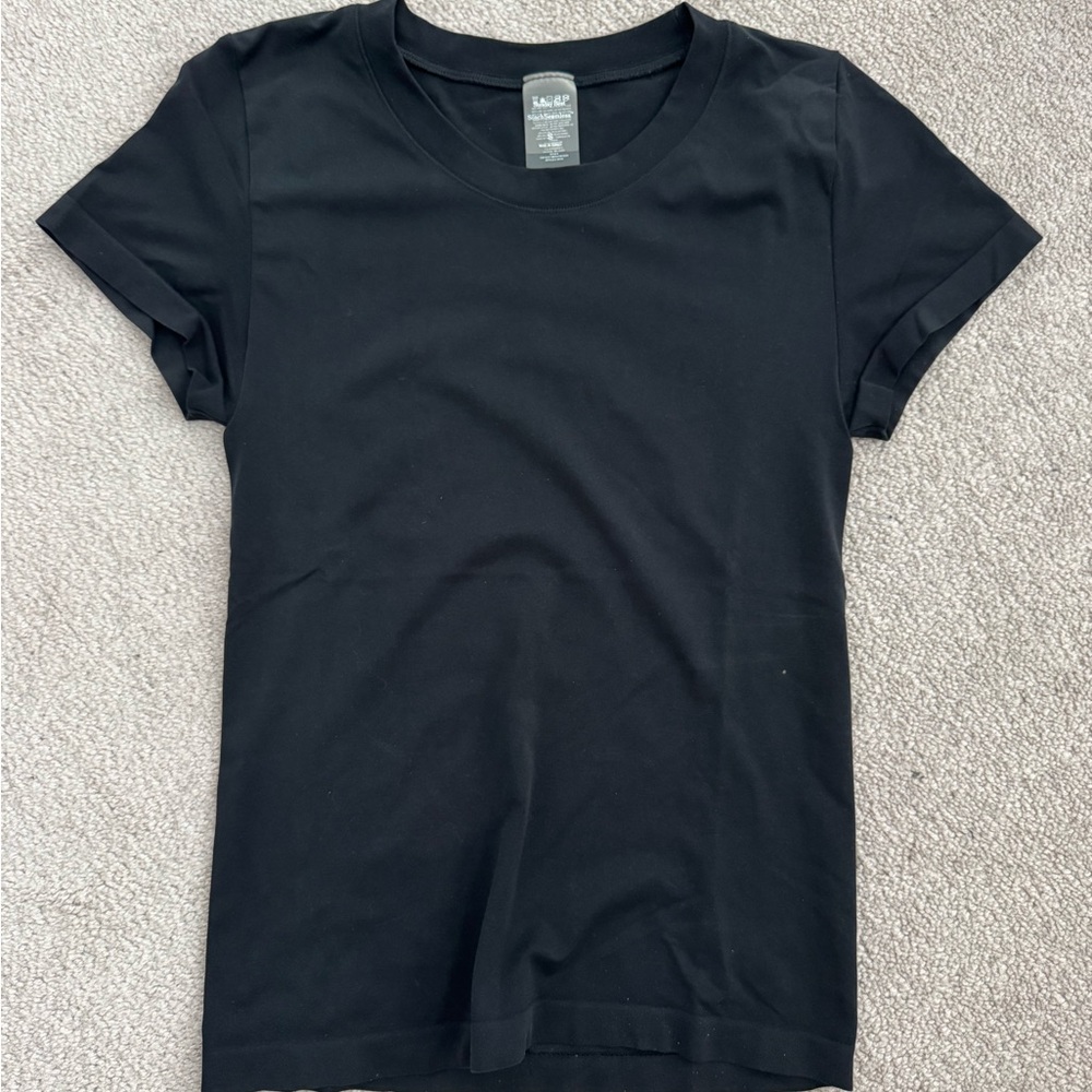 Aritzia | Willow Black Seamless Tee